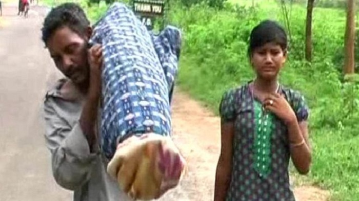 Indian man carries dead wife`s body for 12km